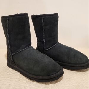 UGG Australia Classic Short Black 5825 BOOTS Womens 9
